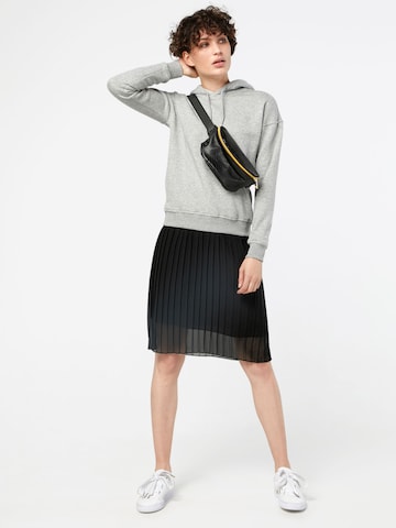 Urban Classics Sweatshirt in Grau