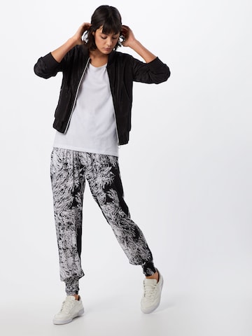 Urban Classics Конический (Tapered) Штаны в Смешанный