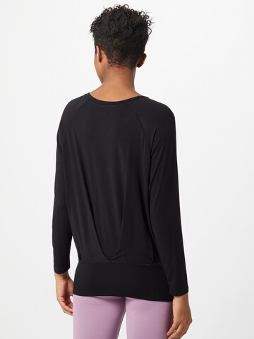 T-shirt fonctionnel CURARE Yogawear en noir