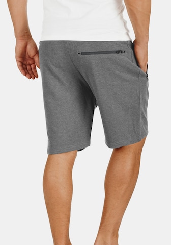 !Solid Regular Sweatshorts 'Taras' in Grau