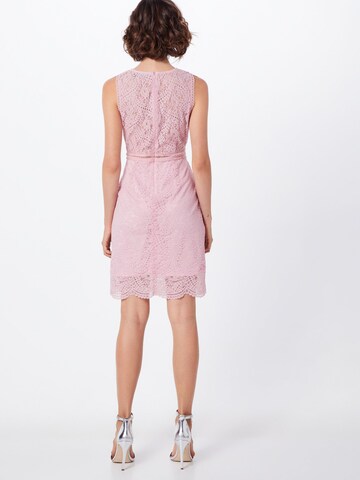 Boohoo Φόρεμα κοκτέιλ σε ροζ: πίσω