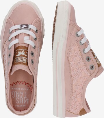 MUSTANG Sneakers in Pink: side