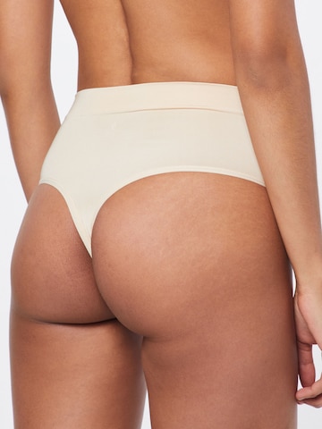 regular Slip modellante di MAGIC Bodyfashion in beige