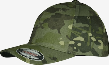 Șapcă de la Flexfit pe verde: față