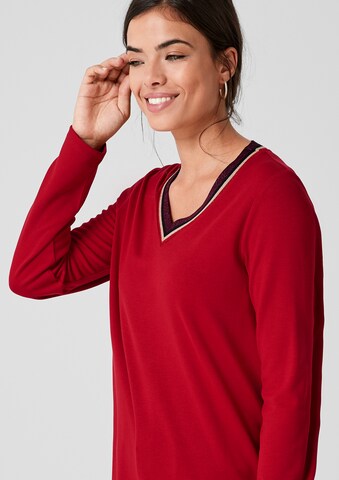 TRIANGLE Shirt in Rot