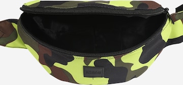 Urban Classics Vyölaukku 'Camo Hip Bag' värissä vihreä: ylhäällä