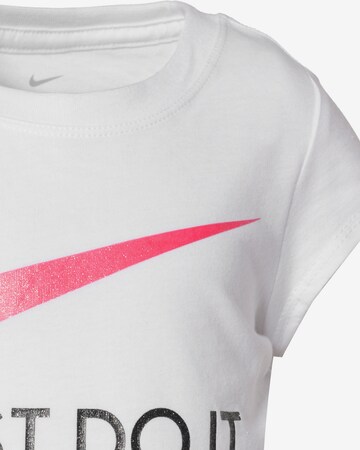 Nike Sportswear Μπλουζάκι σε λευκό