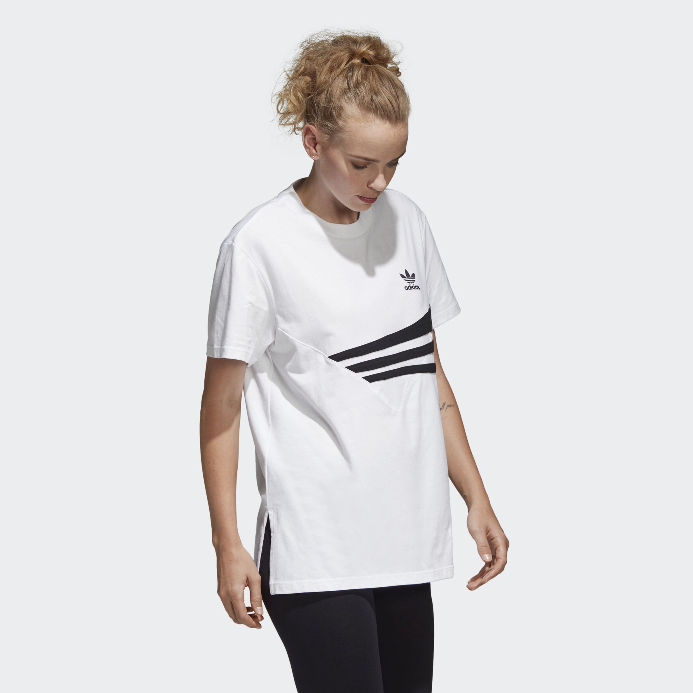 Femme T-shirt oversize ADIDAS ORIGINALS en Blanc 