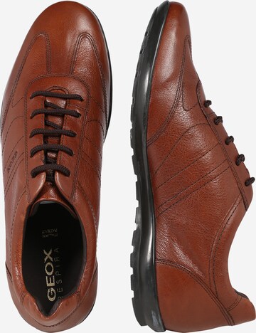 Chaussure à lacets GEOX en marron