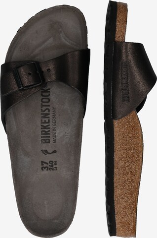 BIRKENSTOCK Klapki 'Madrid' w kolorze czarny: bok