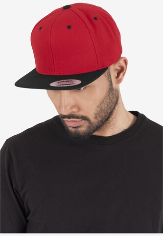 Cappello da baseball di Flexfit in rosso: frontale