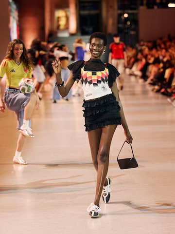 Retro Jersey Top Look by ADIDAS ORIGINALS