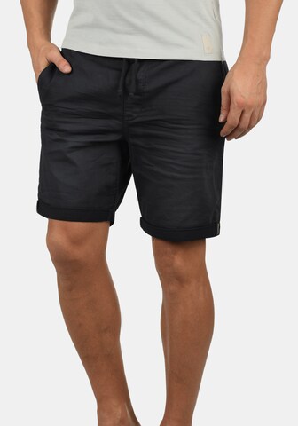 BLEND Regular Chinoshorts 'Dongo' in Schwarz: predná strana