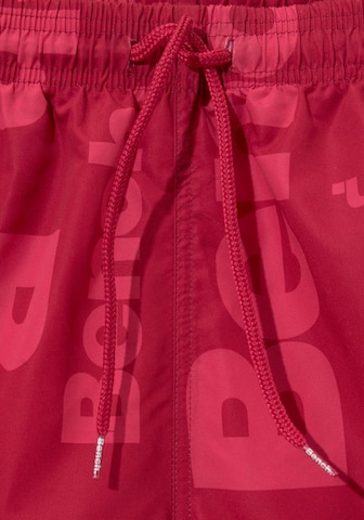 BENCH - Bermudas en rojo