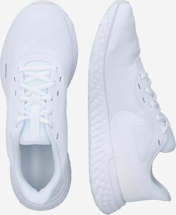 Chaussure de course 'Revolution 5' NIKE en blanc