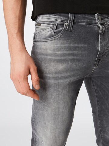 Mavi Slimfit Jeans 'James' in Grau