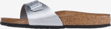 BIRKENSTOCK Klapki 'Madrid' w kolorze srebrny