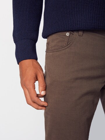 Regular Pantalon 'Chuck' BRAX en marron