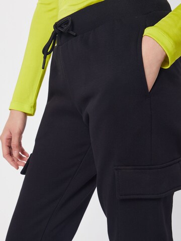 Effilé Pantalon cargo Urban Classics en noir