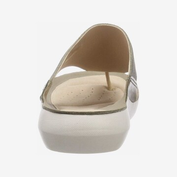 CLARKS Teenslipper in Goud