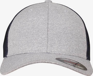 Casquette Flexfit en gris : devant