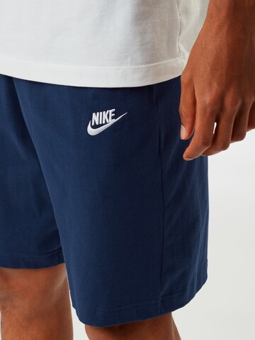 Nike Sportswear Normalny krój Spodnie w kolorze niebieski