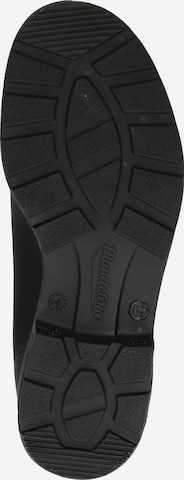 Ghete chelsea '510' de la Blundstone pe negru: jos