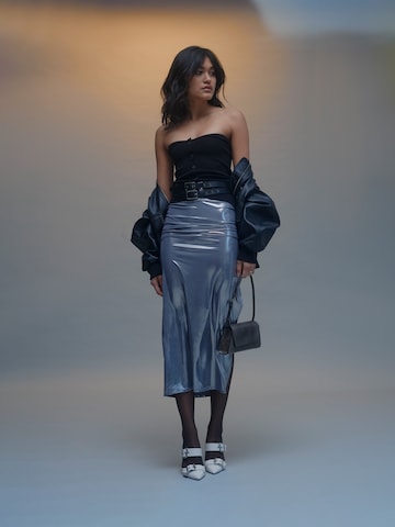 Cool Leather Metallic Chic Look