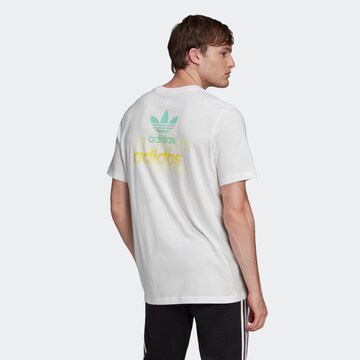 Coupe regular T-Shirt ADIDAS ORIGINALS en blanc