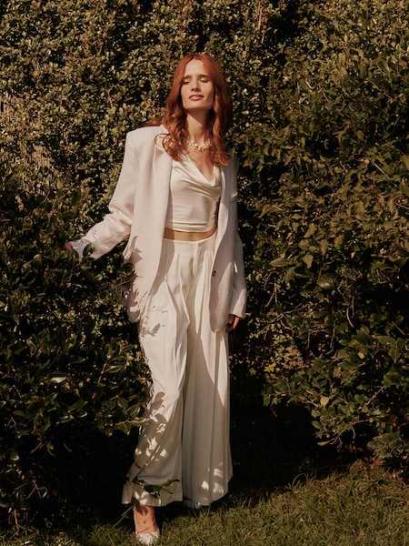 Allegra C. - Casually Elegant White Suit Look