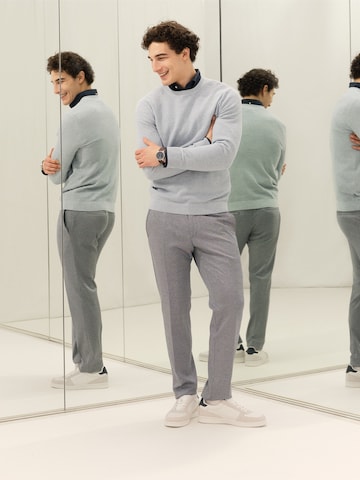Grey Sweater With Pants Look