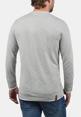 !Solid Longsleeve 'Belagos' in Grau