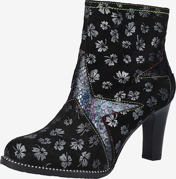 Laura Vita Ankle Boots in Black: front