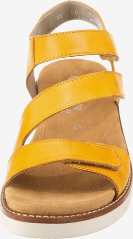 REMONTE Sandale in Gelb