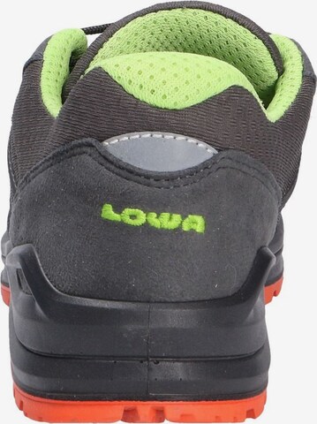 LOWA Sportschuhe in Grau