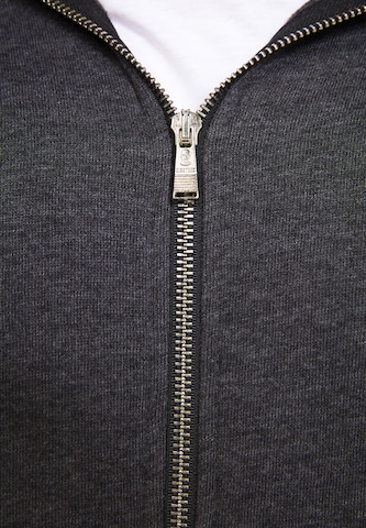 PLUS EIGHTEEN Zip-Up Hoodie in Grey