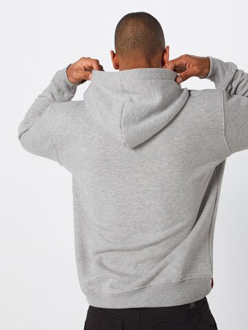 Coupe regular Sweat-shirt ALPHA INDUSTRIES en gris : derrière