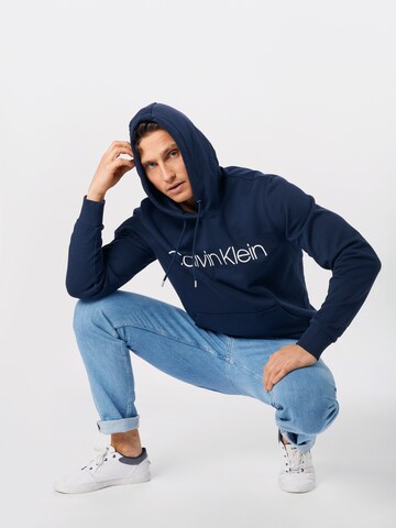 Calvin Klein Sweatshirt i blå