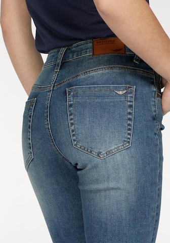 ARIZONA Regular 5-Pocket-Jeans 'Gerade-Form mit komfortabler Leibhöhe' in Blau