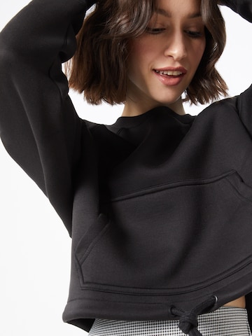 Urban Classics Sweatshirt in Black