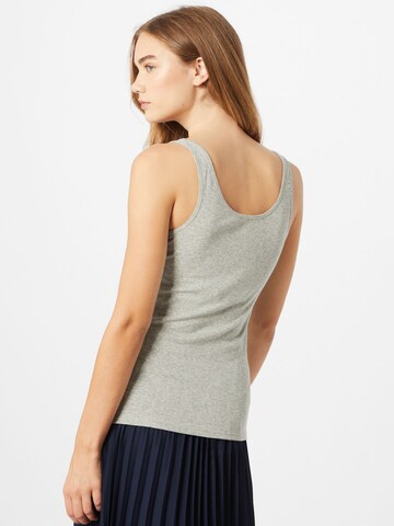 Top di GAP in grigio