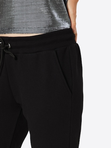 Effilé Pantalon Urban Classics en noir