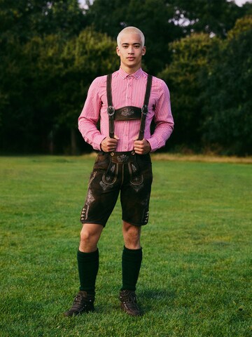 Traditional Leather Shorts Look