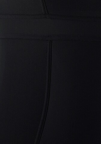 Maillot de bain modelant LASCANA en noir