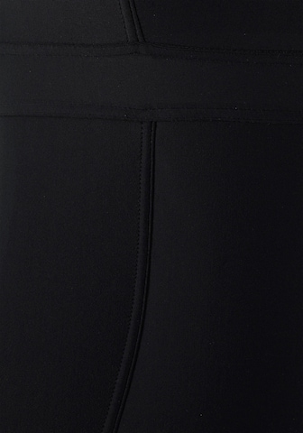 LASCANA Bustier Muotoileva uimapuku värissä musta
