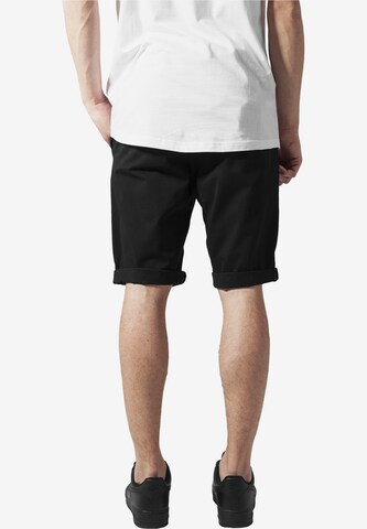 Urban Classics Regular Shorts in Schwarz