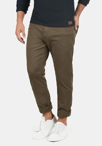 BLEND Regular Chino 'Saturn' in Bruin: voorkant