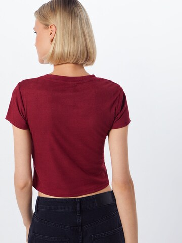 T-shirt Urban Classics en rouge : derrière