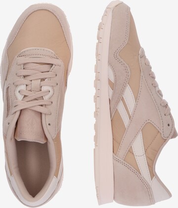 Reebok Sneakers laag 'Wmns Classic Nylon' in Roze: zijkant