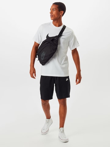 Nike Sportswear Regular Shorts in Schwarz